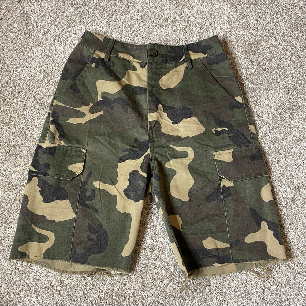 Camo Cargo Women's Shorts - Olive Green